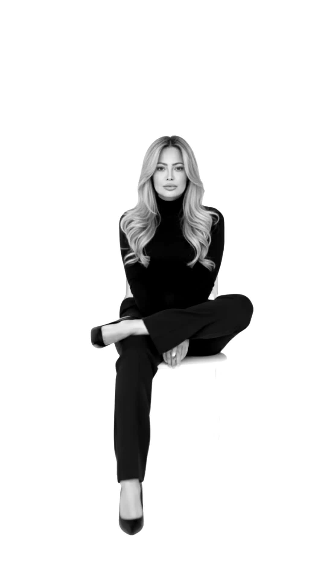 Black-and-white portrait of Georgia Ribeiro